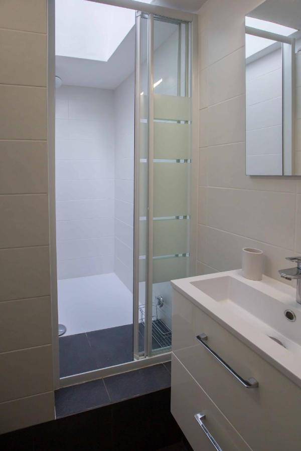 פואסי Modern Apartement In The City Center. מראה חיצוני תמונה